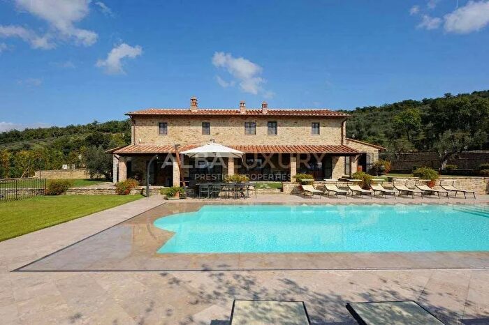 Casa con 10 locali in vendita in Via del Porto, Tuoro Sul Trasimeno