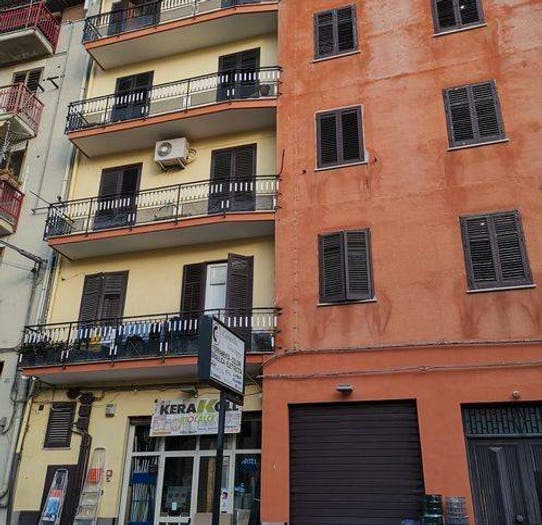 Appartamento con 5 locali in vendita in Via Pietro Merra, Montelepre