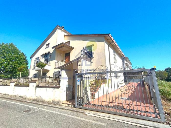 Casa con 6 locali in vendita in via Giordano Bruno, Centro, Canneto sull'Oglio