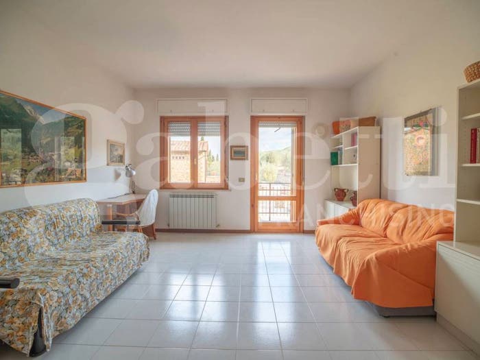 Appartamento con 5 locali in vendita in Via Villa Valeria, Magione
