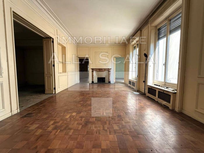 Appartamento con 6 locali in vendita in Piazza Eleonora Duse, Palestro, Milano