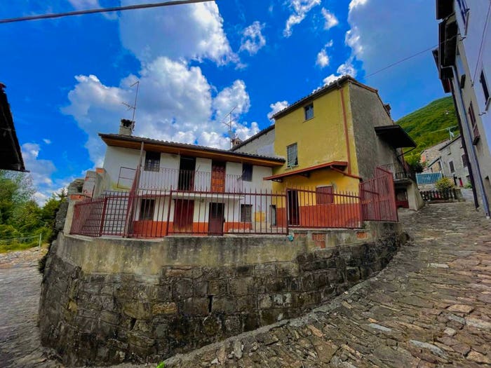 Casa quadrilocale in vendita in Regione Lunassi, Fabbrica Curone