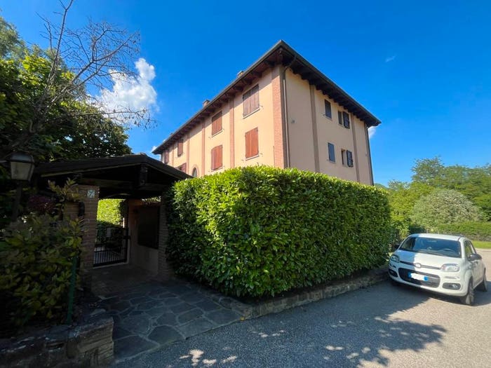 Appartamento trilocale in vendita in Via San Pietro, Grizzana Morandi