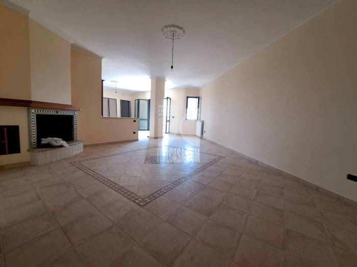 Appartamento quadrilocale in vendita in via degli arbusti, Zona Capo Rizzuto Apriglianello Papanice, Crotone