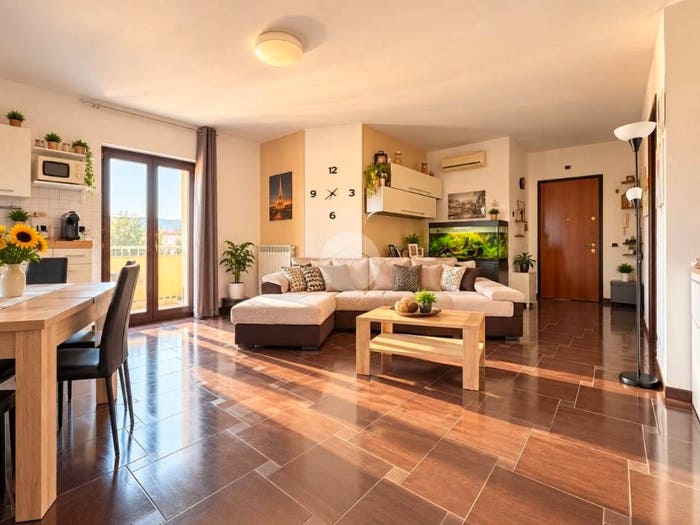 Appartamento con 6 locali in vendita in Via Cagliari, Settimo, Montalto Uffugo
