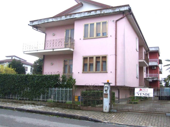 Casa con 6 locali in vendita in Via Antonio D'Ambrosio, Apice