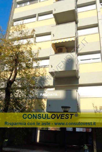 Appartamento quadrilocale in vendita in Via Palmiro Togliatti, Centro, Locate di Triulzi