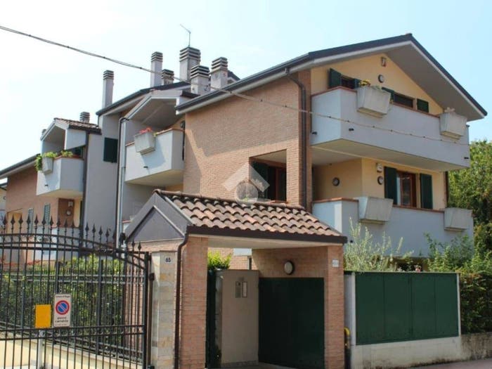 Appartamento trilocale in vendita in Via Santa Croce, Taccona, Muggiò