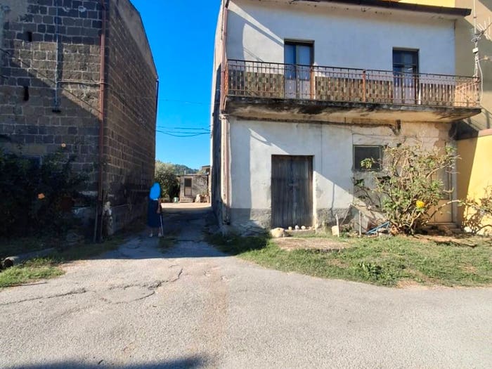 Casa con 6 locali in vendita in Sant'Agata de' Goti