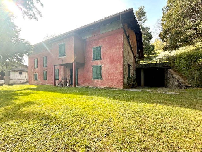 Casa con 6 locali in vendita in Via delle Ghiaie, Bianzano