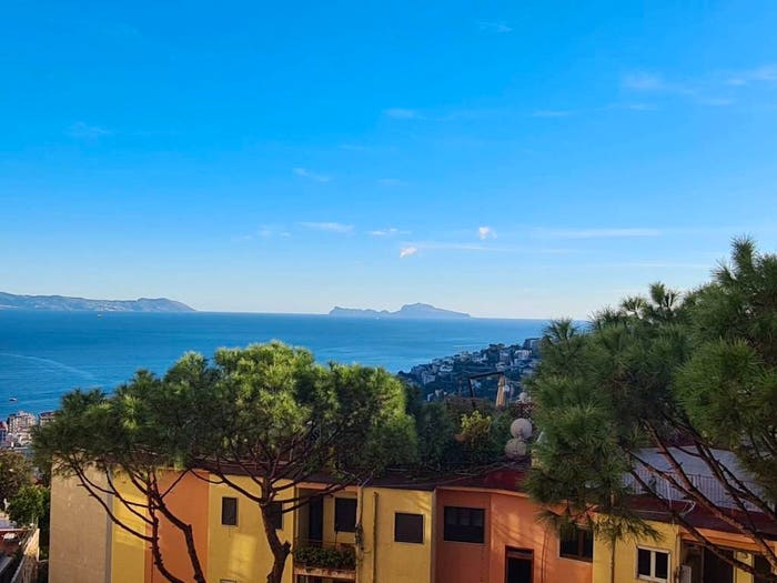 Appartamento con 5 locali in affitto in Via Santo Stefano, Vomero, Napoli