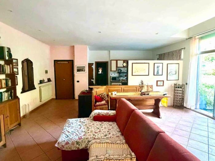 Appartamento con 6 locali in vendita in Via Francesco Mignone, San Desiderio, Genova