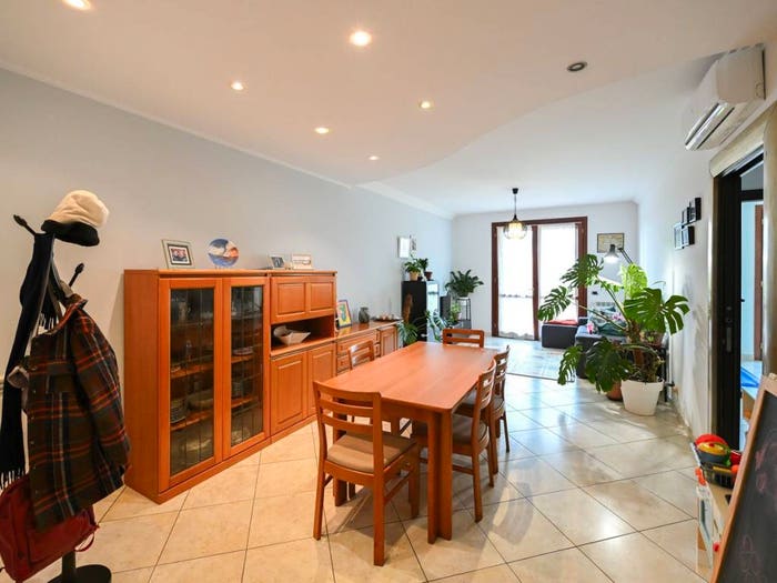 Appartamento con 6 locali in vendita in Via della Costituzione, Centro, Ravarino