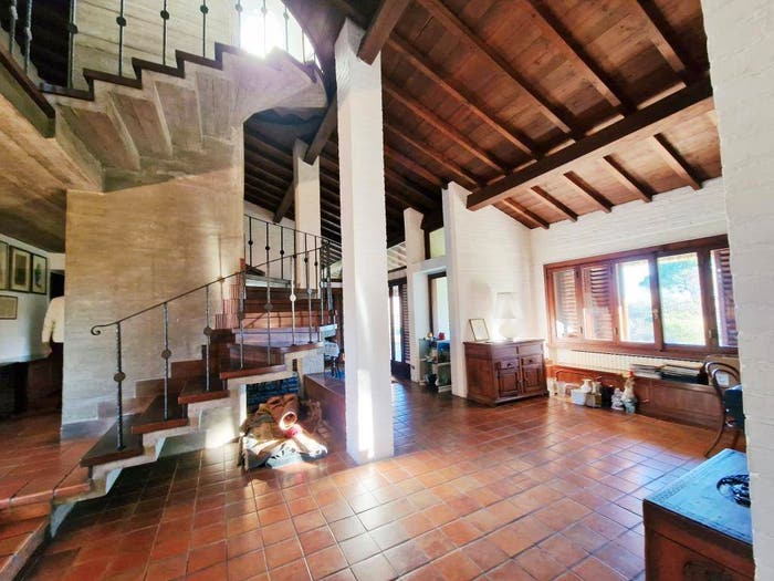 Casa con 6 locali in vendita in Via Vecchia Pesciatina in Gragnano, Gragnano Lappato, Capannori