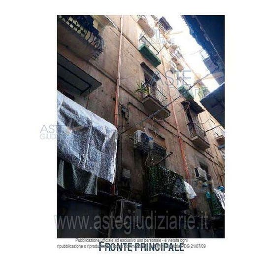 Appartamento trilocale in vendita in Via S Agostino alla Zecca Napoli NA Italia, Tribunali, Napoli
