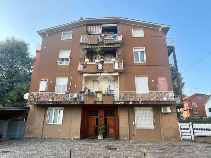 Casa trilocale in vendita in Via Addolorata, Centro, Carugo