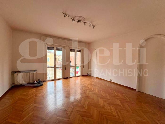 Appartamento con 5 locali in vendita in Piazza Sant' Agostino, Centro, Cremona