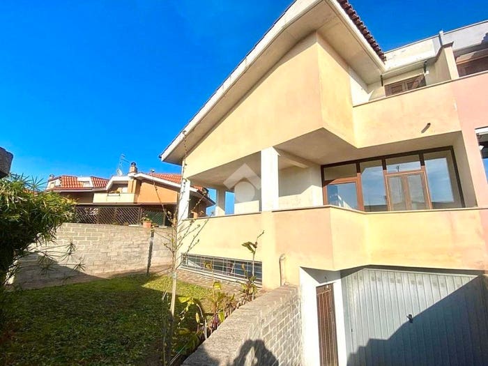 Casa con 5 locali in vendita in Viale Florida, Miami, Ladispoli