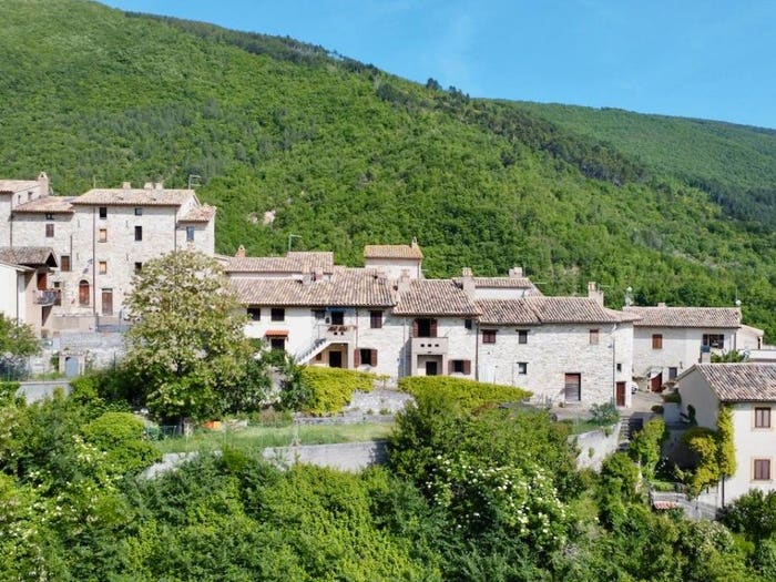 Appartamento bilocale in vendita in Via Sasso, Valtopina