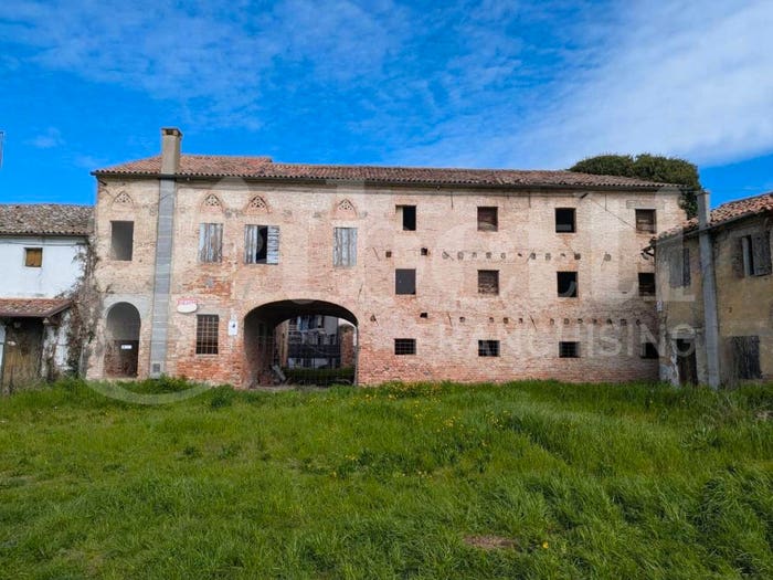 Casa con 6 locali in vendita in Agna Via Brolo, Centro, Agna
