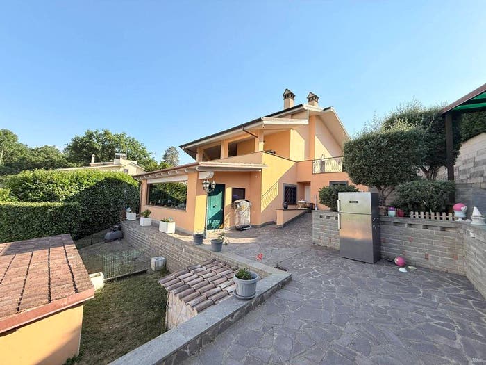 Casa con 6 locali in vendita in Via Santa Lucia, Bracciano