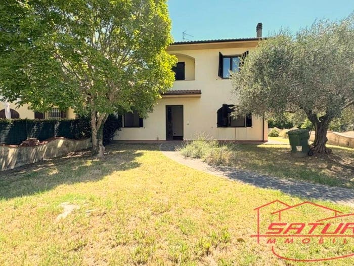 Casa con 5 locali in vendita in V Sarzanese, Santa Maria a Colle Ponte San Pietro, Lucca
