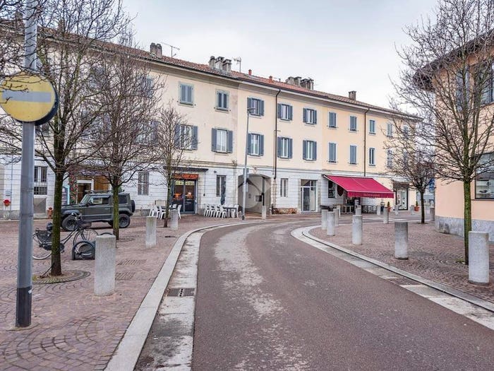 Appartamento trilocale in vendita in Largo Vittorio Veneto, Centro, Lainate