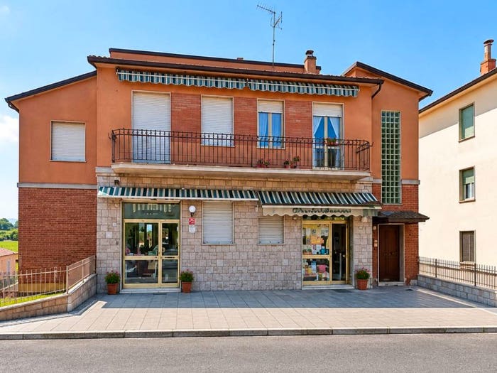 Casa con 6 locali in vendita in Viale Giuseppe Verdi, Centro, Montecastrilli
