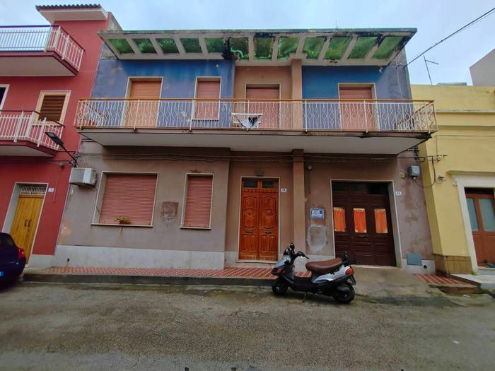 Casa con 6 locali in vendita in Via Padre Reginaldo Giuliani, Centro, Avola