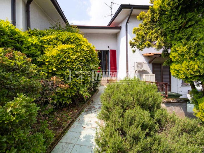Casa quadrilocale in vendita in Quartiere Aurelia, Centro, Cassina de' Pecchi