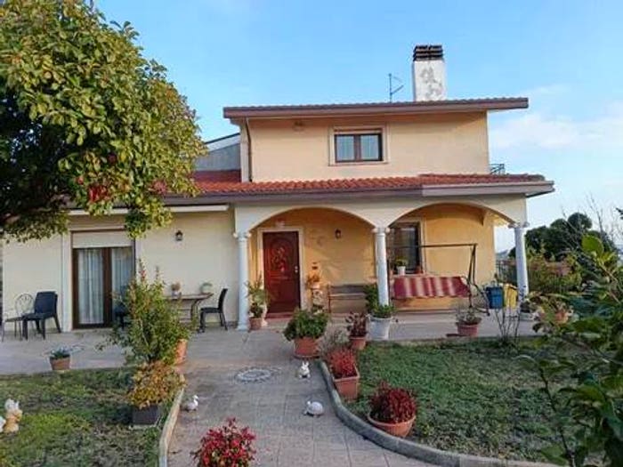 Casa con 6 locali in vendita in Via Clementi, Clementi, Castel Frentano