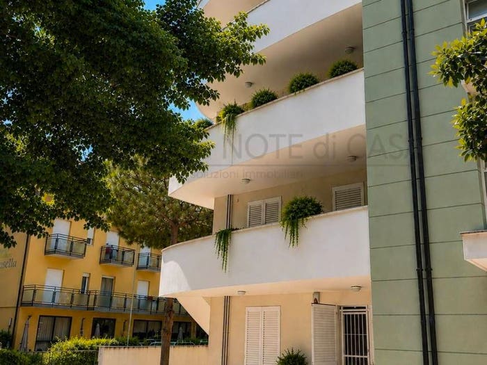 Appartamento trilocale in vendita in Viale Titano, Pinarella, Cervia