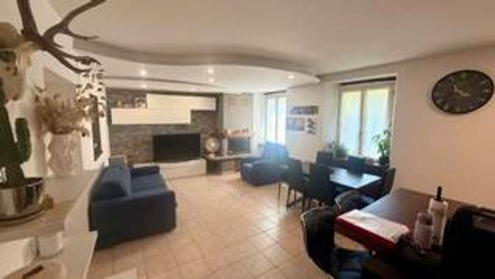 Appartamento trilocale in vendita in Via Umberto I, Cernobbio