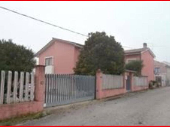 Casa con 6 locali in vendita in Strada Santa Caterina, Sant'Elpidio a Mare