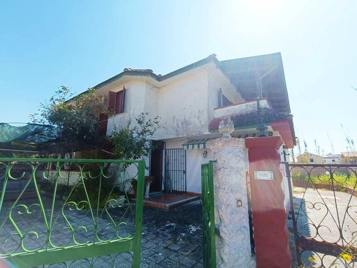 Casa quadrilocale in vendita in Viale Federico Barocci, Baia Verde, Castel Volturno