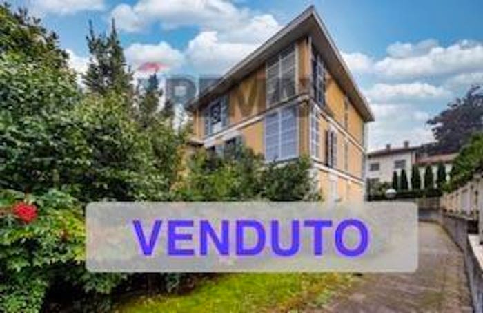 Appartamento quadrilocale in vendita in Centro, Merate