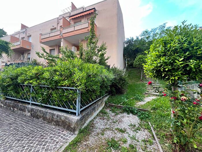 Casa quadrilocale in vendita in Via Edoardo Brizio Novilara, Novilara, Pesaro