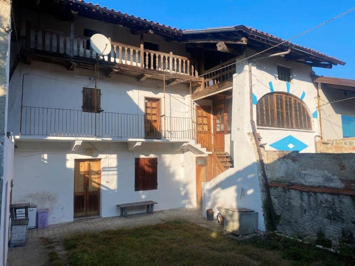 Casa quadrilocale in vendita in Via Bersano, Centro, San Martino Canavese