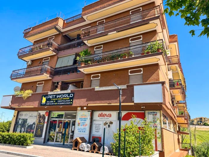 Appartamento con 5 locali in vendita in Via Giovanni Amendola, Centro, Mentana