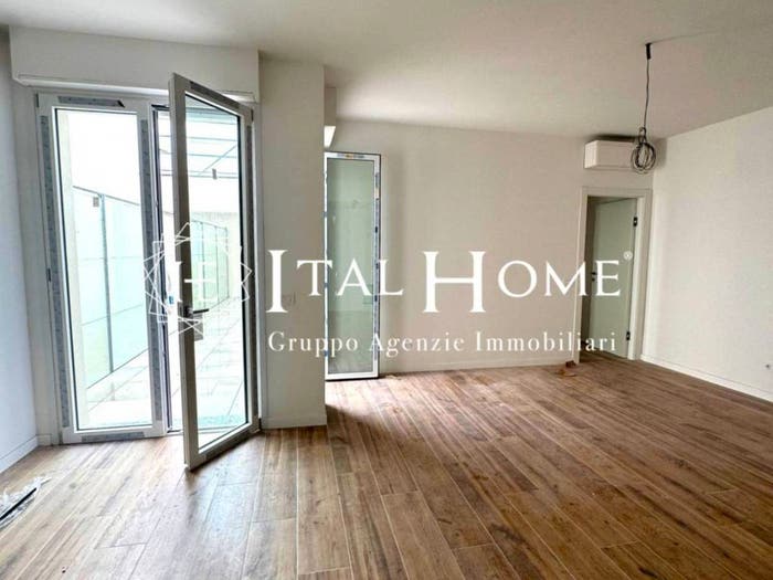 Appartamento trilocale in vendita in Piazza Anita Garibaldi, Baggio, Milano