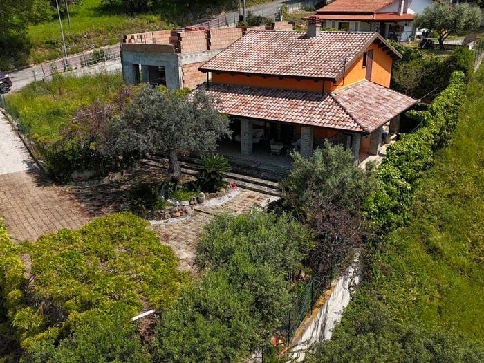 Casa quadrilocale in vendita in Via Piana, Giungano