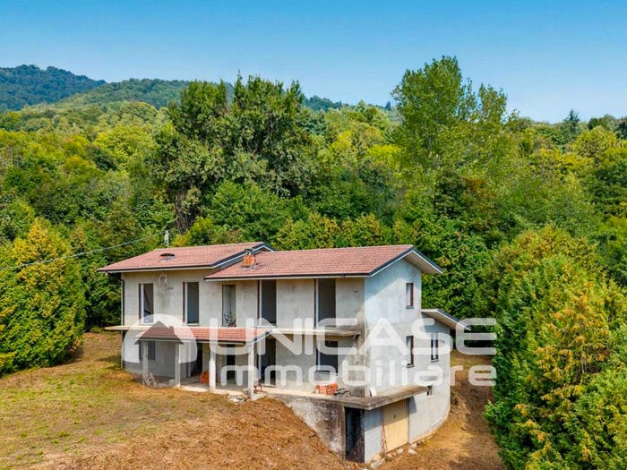 Casa con 6 locali in vendita in Via Resiassa, Bagnolo Piemonte