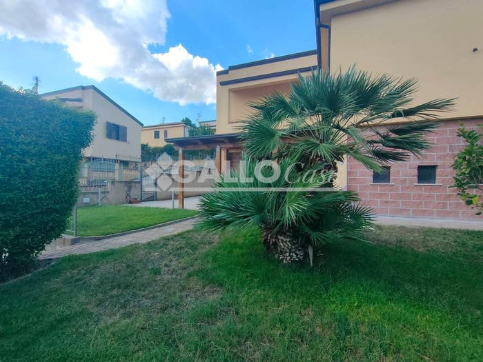 Casa quadrilocale in vendita in Via San Simone, Montalto Uffugo