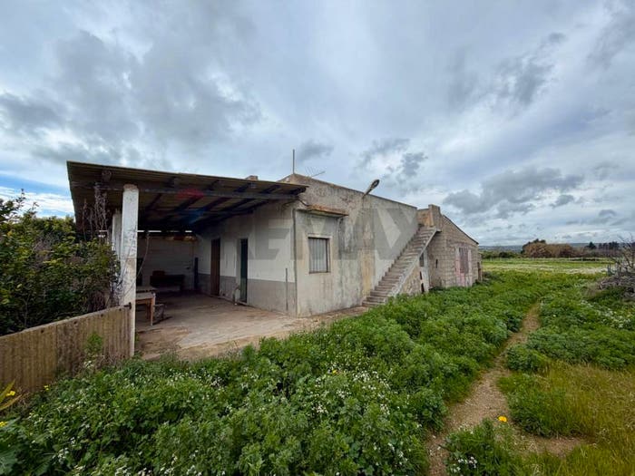 Casa con 6 locali in vendita in Via Chiasuzza, Ispica