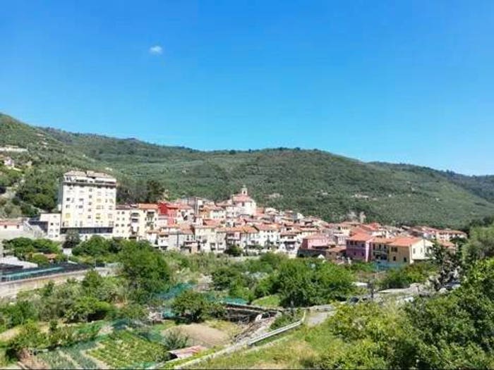Casa con 6 locali in vendita in Bestagno No Number, Bestagno, Pontedassio