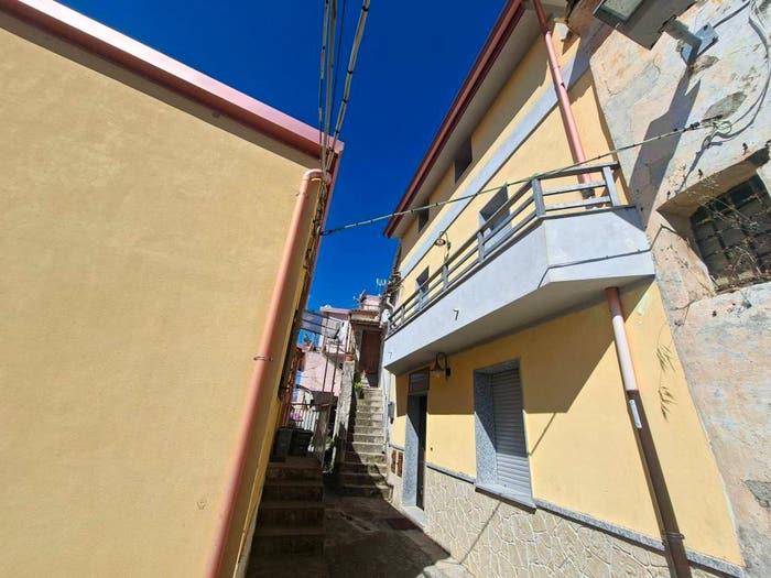 Casa con 5 locali in vendita in Via Gregorio Lamanna, Pontegrande Sant'Elia, Catanzaro