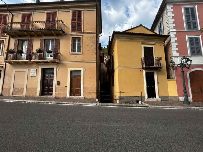 Appartamento quadrilocale in vendita in via Lucio Fadio, Centro, Arpino