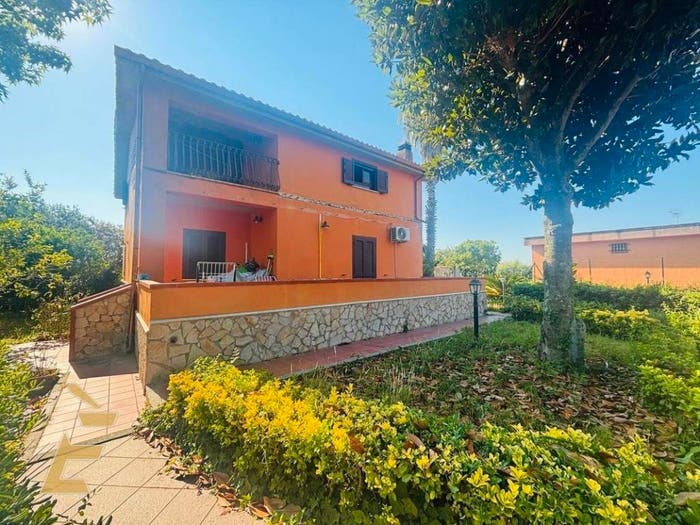 Casa in vendita in via delle campanule, Cogna, Aprilia