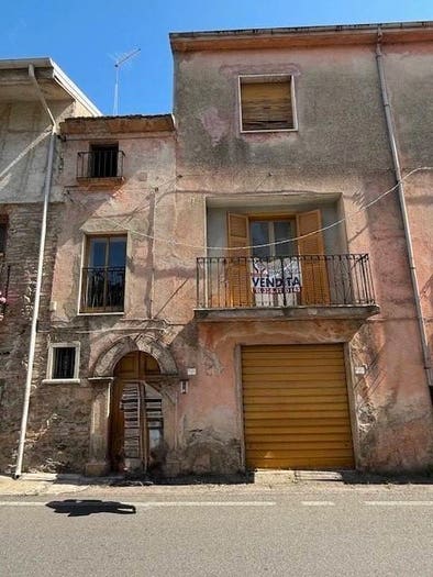 Appartamento con 6 locali in vendita in Via Morroni, Marano Marchesato