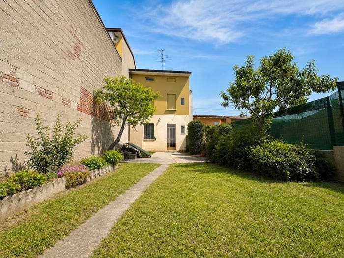 Casa trilocale in vendita in Vicolo Orti, Centro, Manerbio